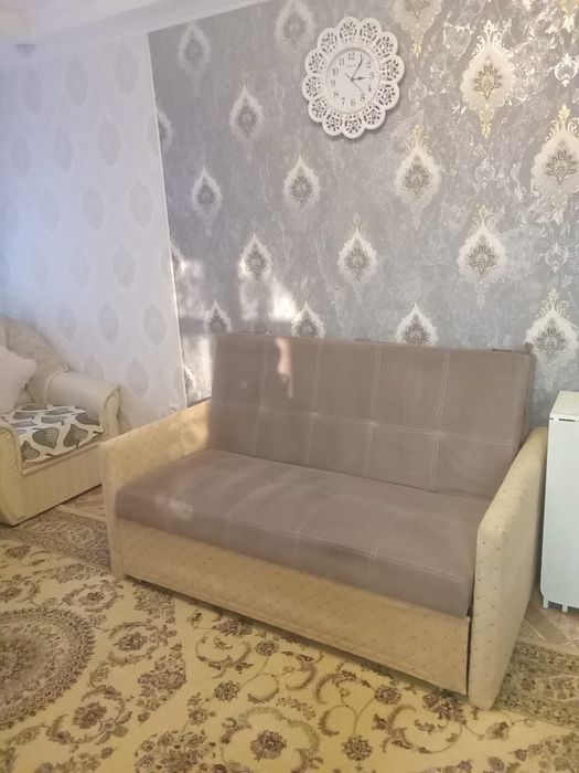 Продам диван для гостиной в хорошем состоянии