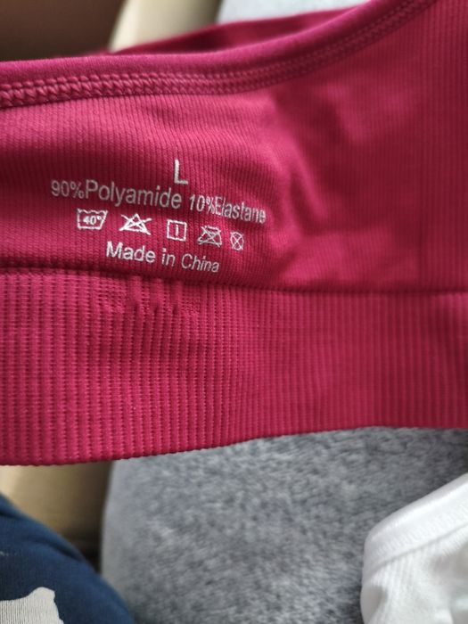 Set 4 sutiene noi marimea L cu bureți detasabili si fara sârme