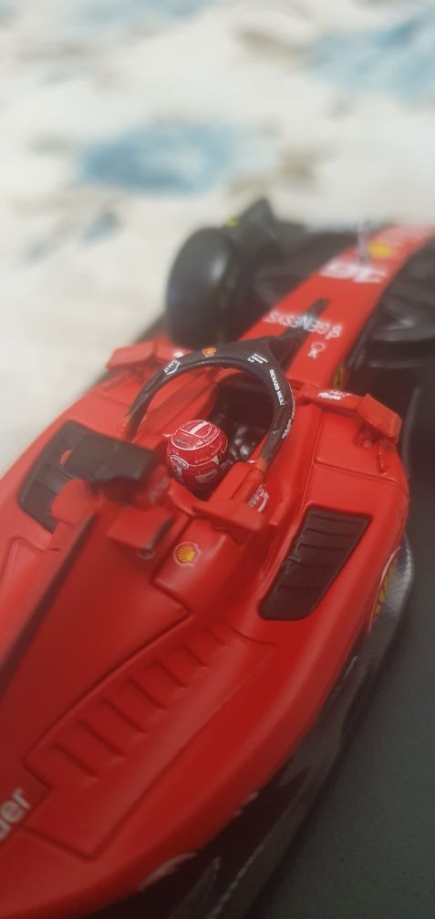 2023 Formula 1 Ferrari SF23 Charles Leclerc. TRANSPORT GRATUIT!!!