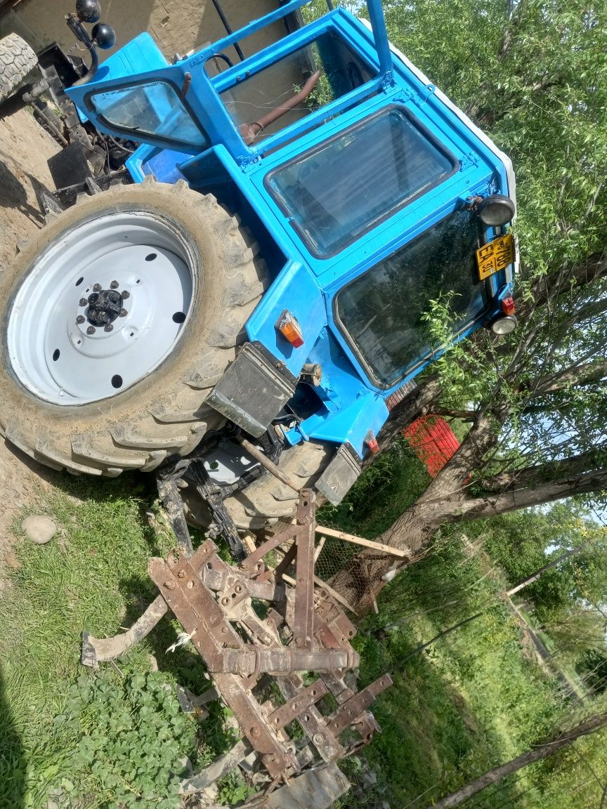Srochna belarus traktor sotiladi