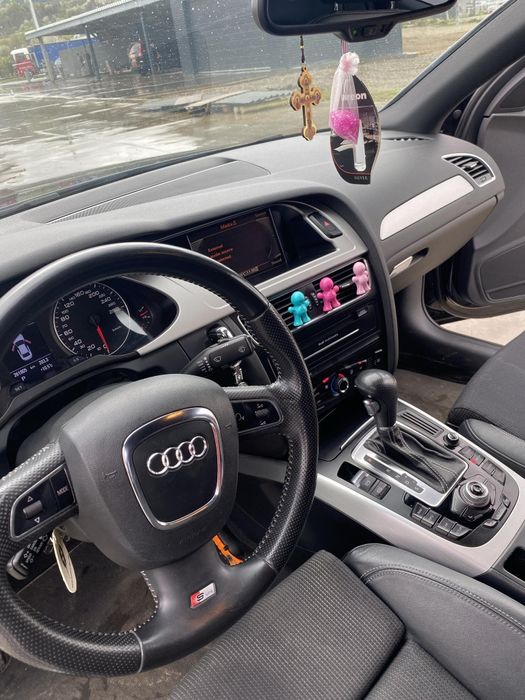 Audi a4 b8 2.0 TDI s -line automat Full led

Model: A4
Capacitate moto