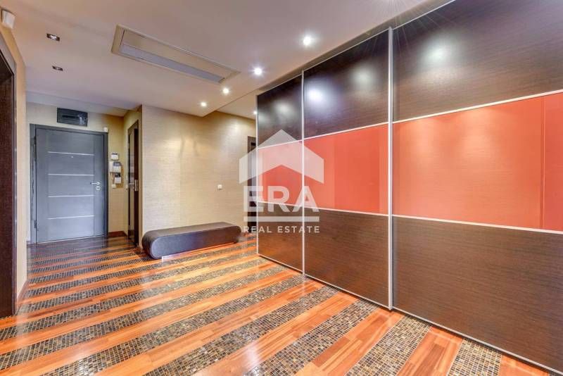 Продава се Четиристаен апартамент в София, Изток - 221 кв.м за 3620 €/кв.м - Снимка #6