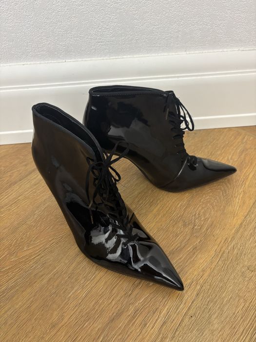 Продам сапожки лаковые Zara