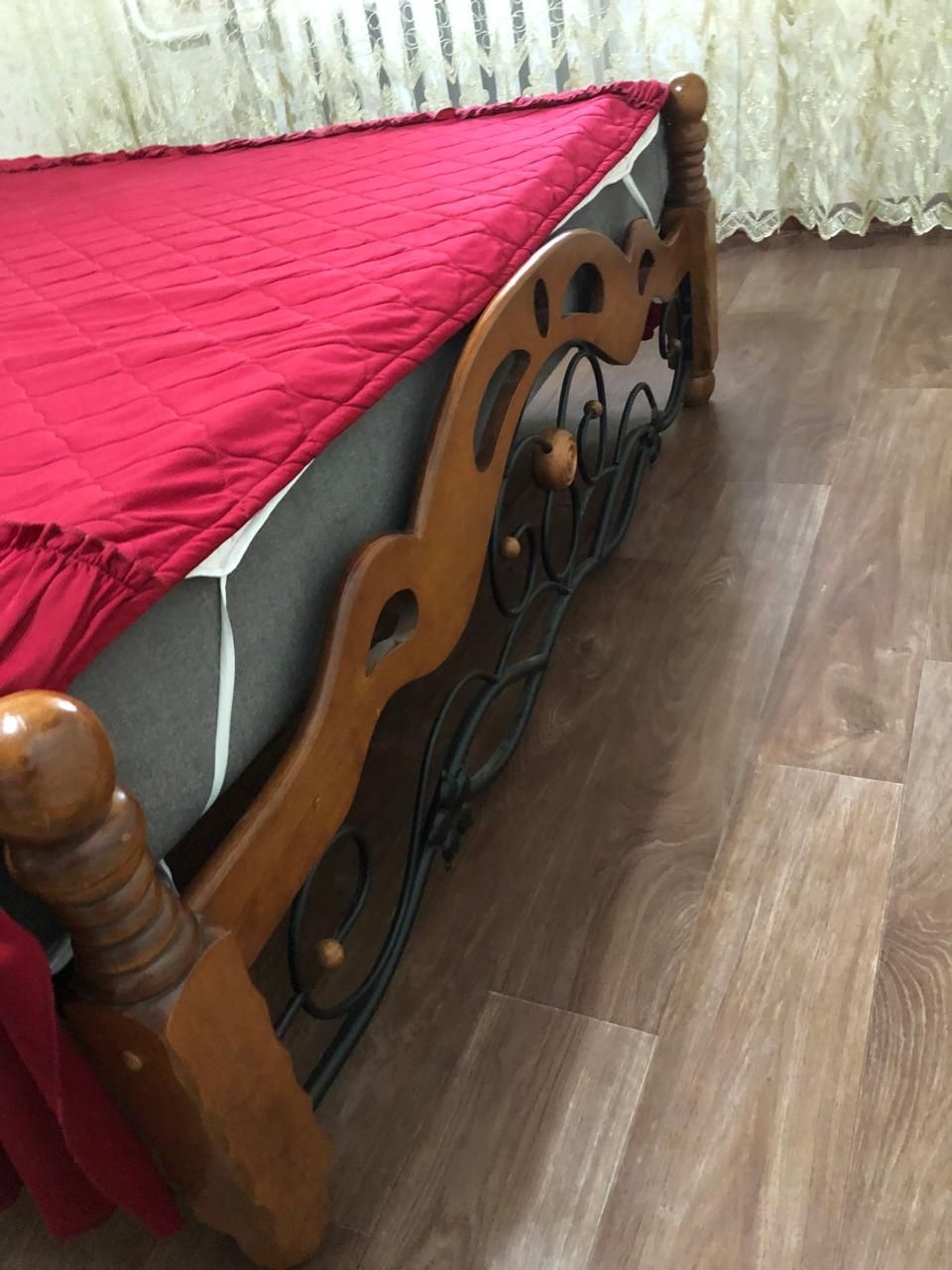 Продам 2-х спальню кровать с матрасом