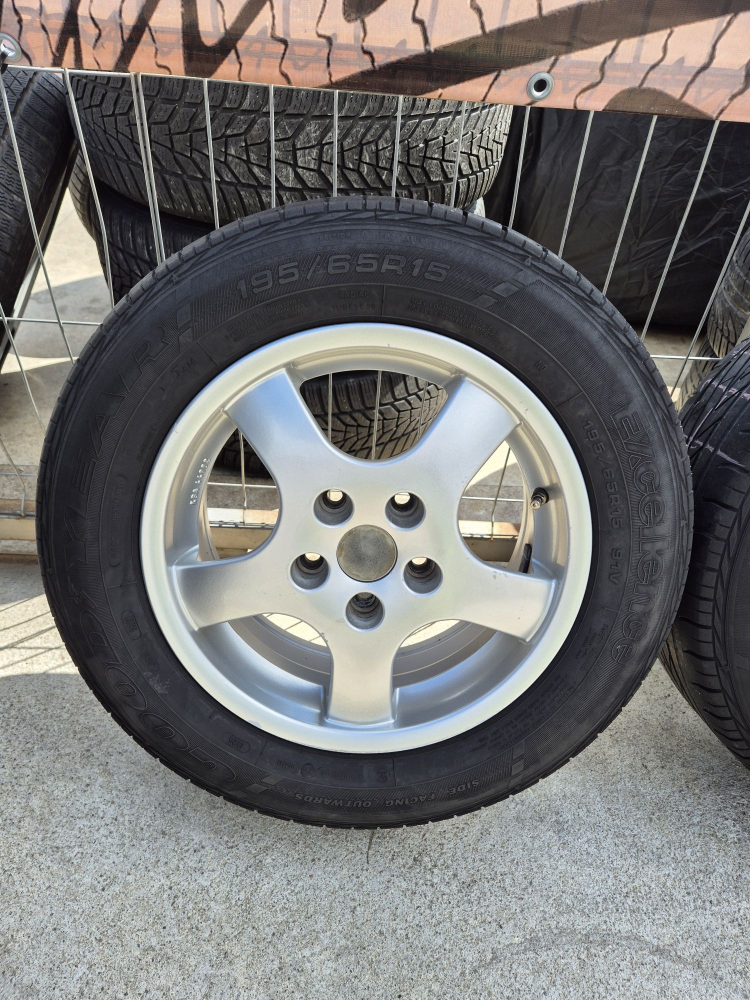 Джанти Borbet 15 цола , 5х112 , 6.5j , et40 195/65/15 Vw  Audi  Skoda