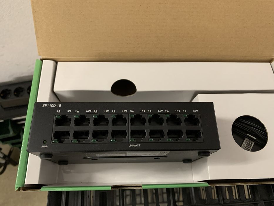 Cisco sf110d-16 16 портов суич
