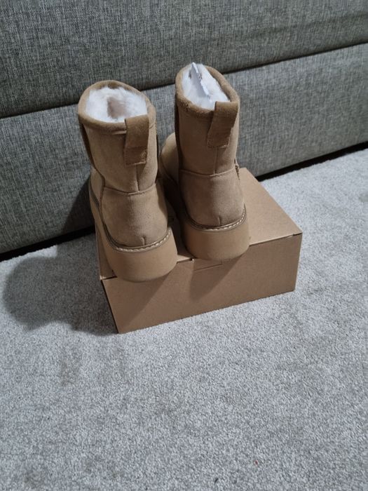 Ghete din piele intoarsa