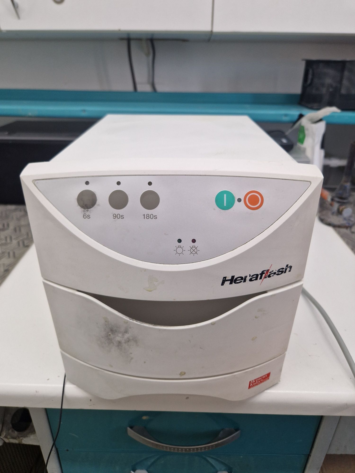 Cuptor fotopolimerizare Heraflash Kulzer Tehnica Dentara