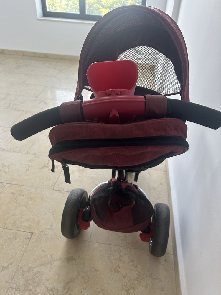 Tricileta cu pozitie de somn, cu far luminos si claxon