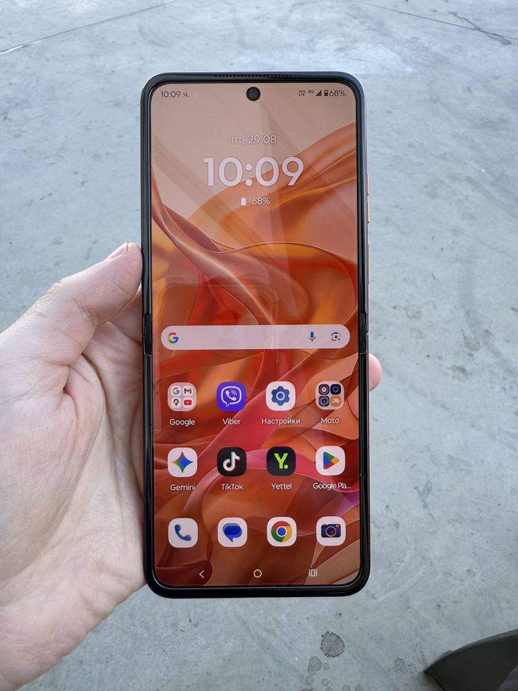 Motorola razr 50
