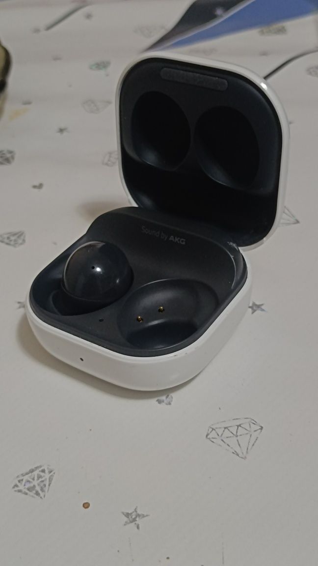 Продаю наушники Galaxy buds 2