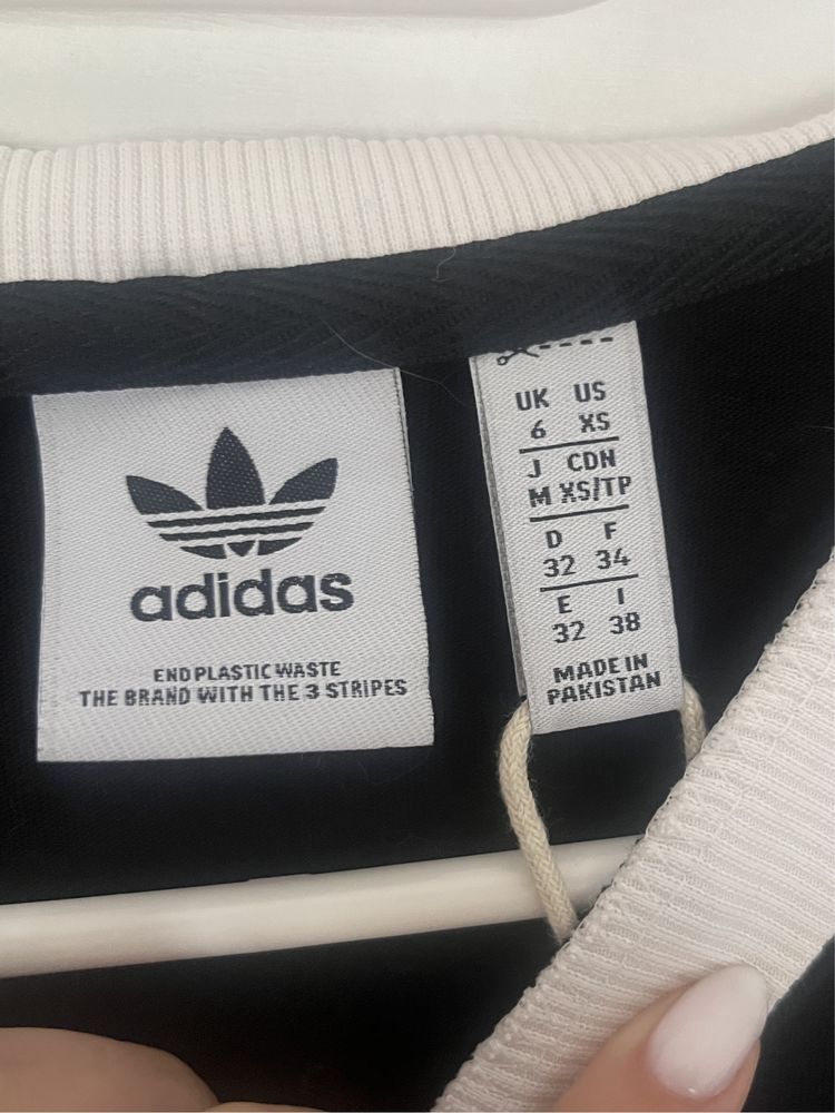 Дамска тениска Adidas