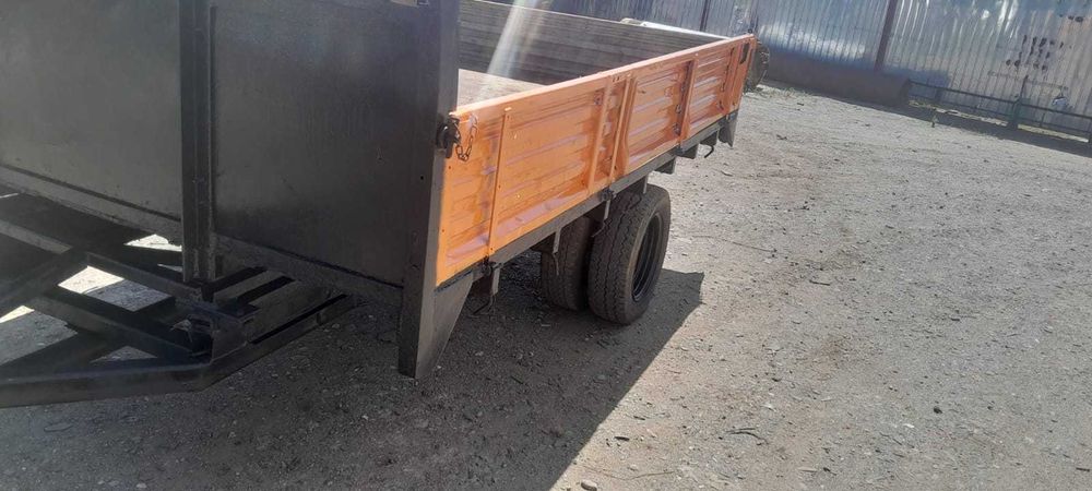 Remorca basculabila  pentru tractor