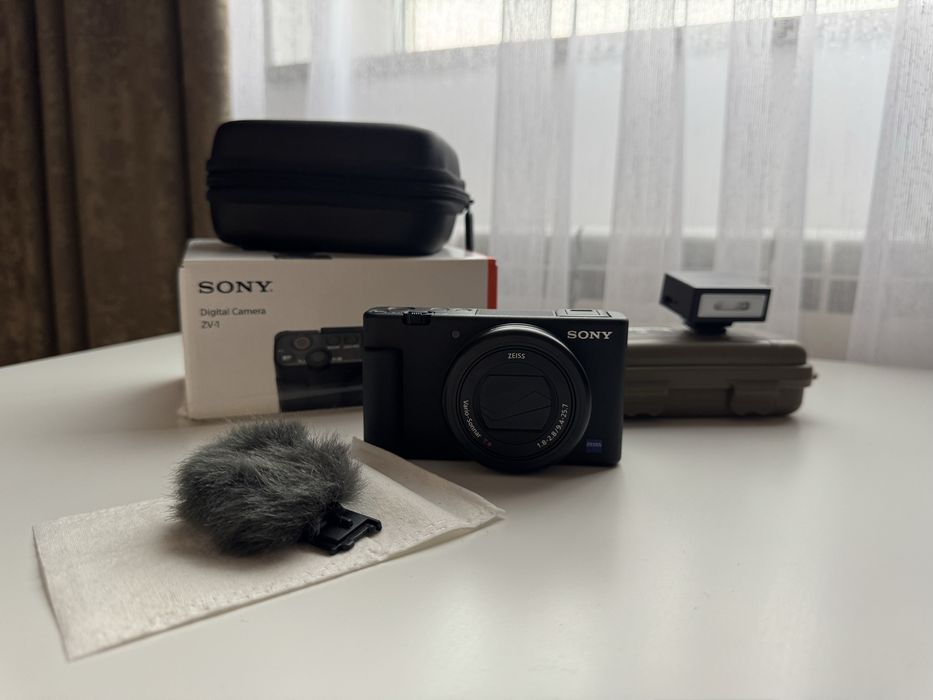 Sony Zv-1 + светкавица Megalight