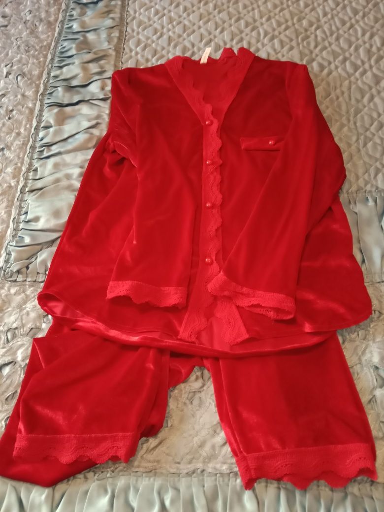 Продам пижамку на девушк!