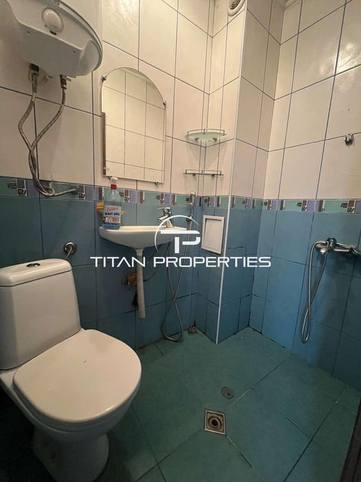 Тристаен апартамент, под наем, кв. Колхозен пазар