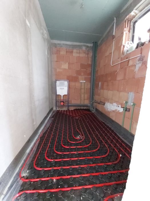 Pardoseala Calda manopera 8€mp