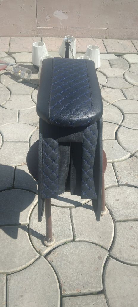 Продам чехлы в комплекте .почти новые