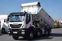 Iveco TRAKKER / 8x4 / CAMION BASCULANTE / HYDROBOARD / BORDMATIC / EURO 6 / MEILLER KIPPER