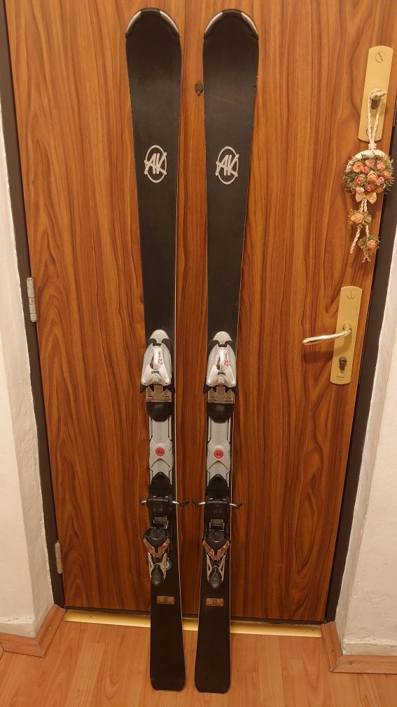 Schiuri  Nordica,Head, Bllizard,Salomon,AK