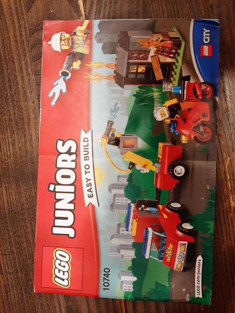 Lego City Junior- patrula de pompieri 10740