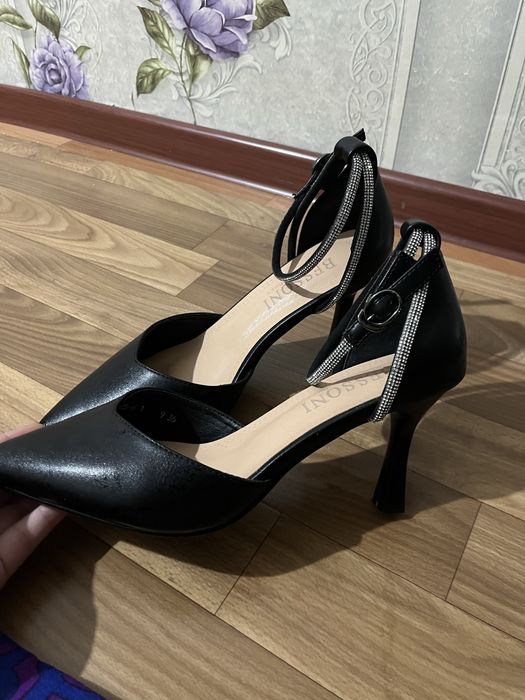 Продам туфли. Размер 39