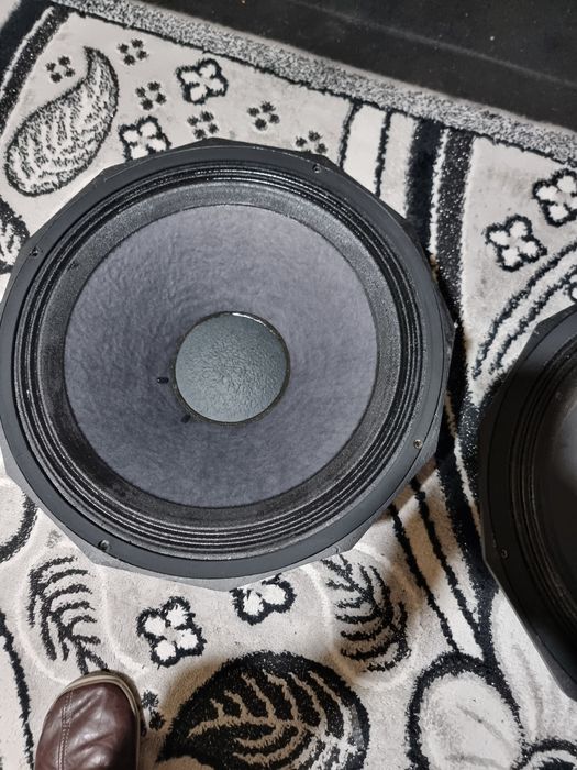 Difuzoare de bas 18 țoli turbosound 400 de wati rms preț 1700 de lei