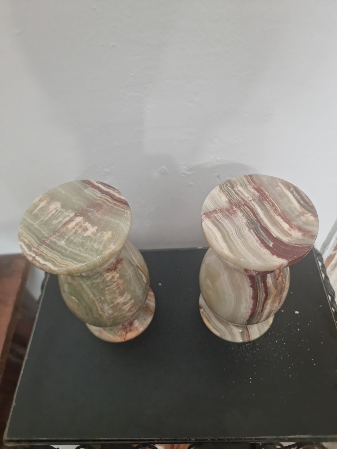 Pereche vază vintage sculptată in onix