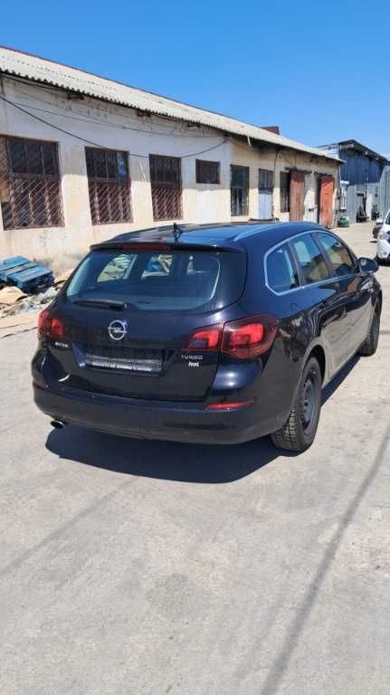 Dezmembrari Opel Astra J 1.4 Turbo A14NET ,transmisie manuala ,an 2011