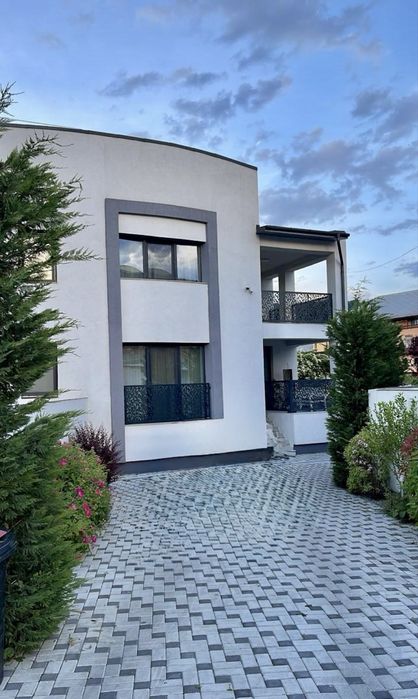 Casa de vanzare in stil mediteranean