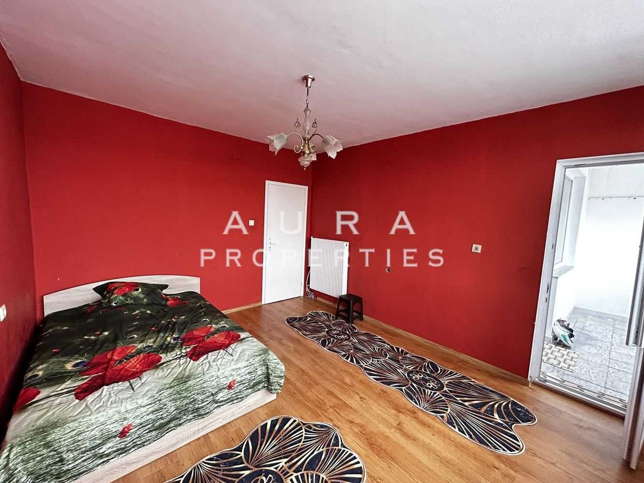 Продава се Тристаен апартамент в Разград, Житница - 110 кв.м за 3 €/кв.м - Снимка #2