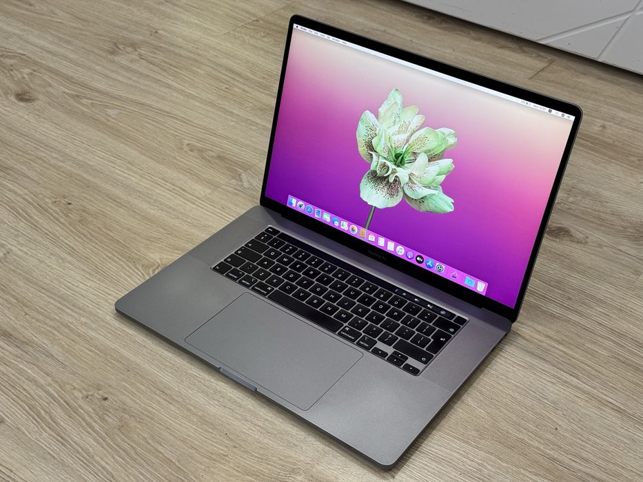 *32GB Ram*16’Macbook Pro 16’ 2019/i7-9850H/1TB SSD/5300M
