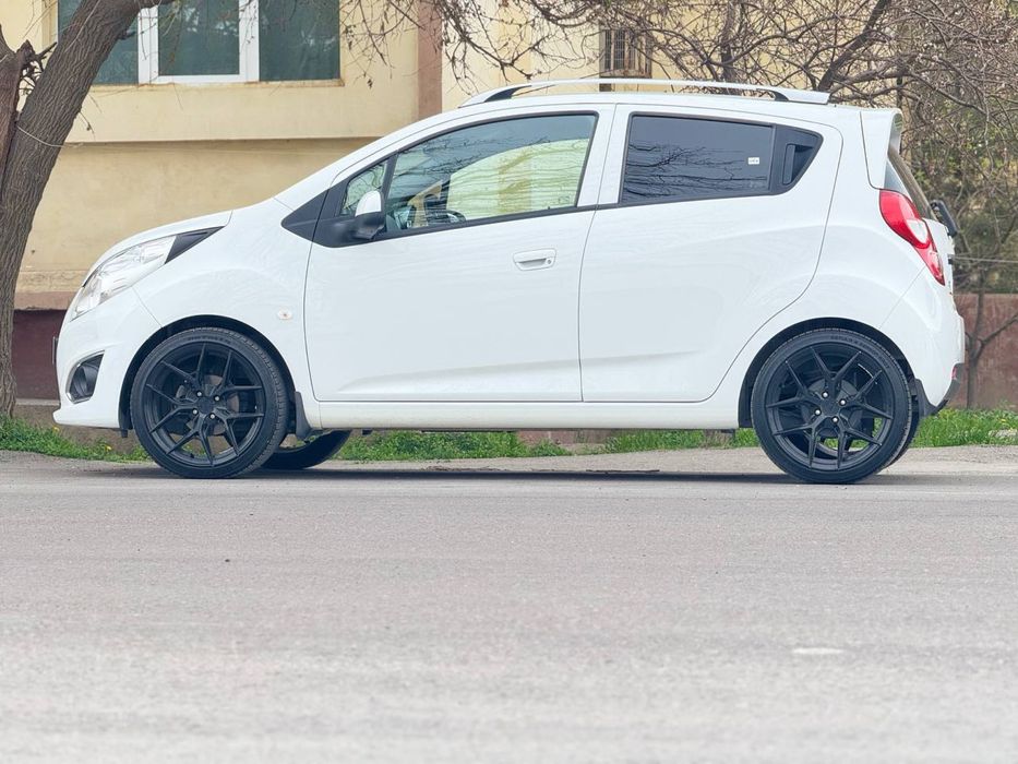 BMW X7 diska sotiladi 205/40