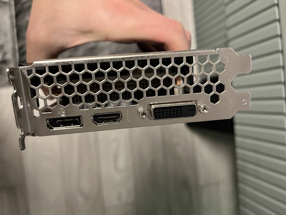 Placa video Nvidia RTX 2060 de 6gb