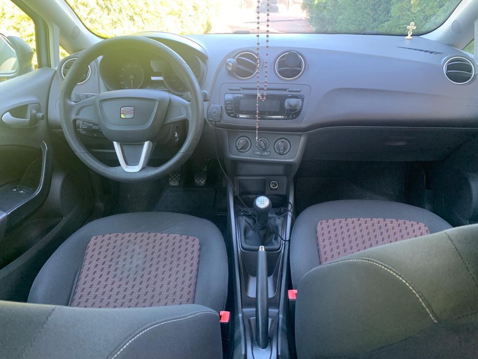 Vând Seat Ibiza!