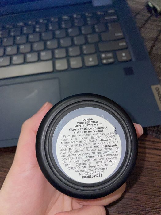 Pasta mata pentru fixarea parului