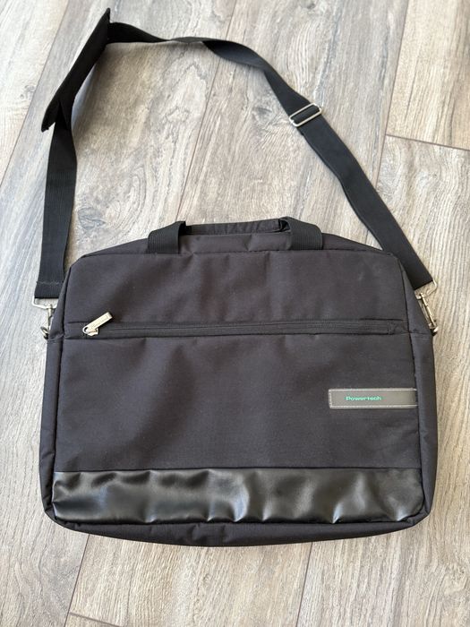 Чанта за лаптоп или документи.