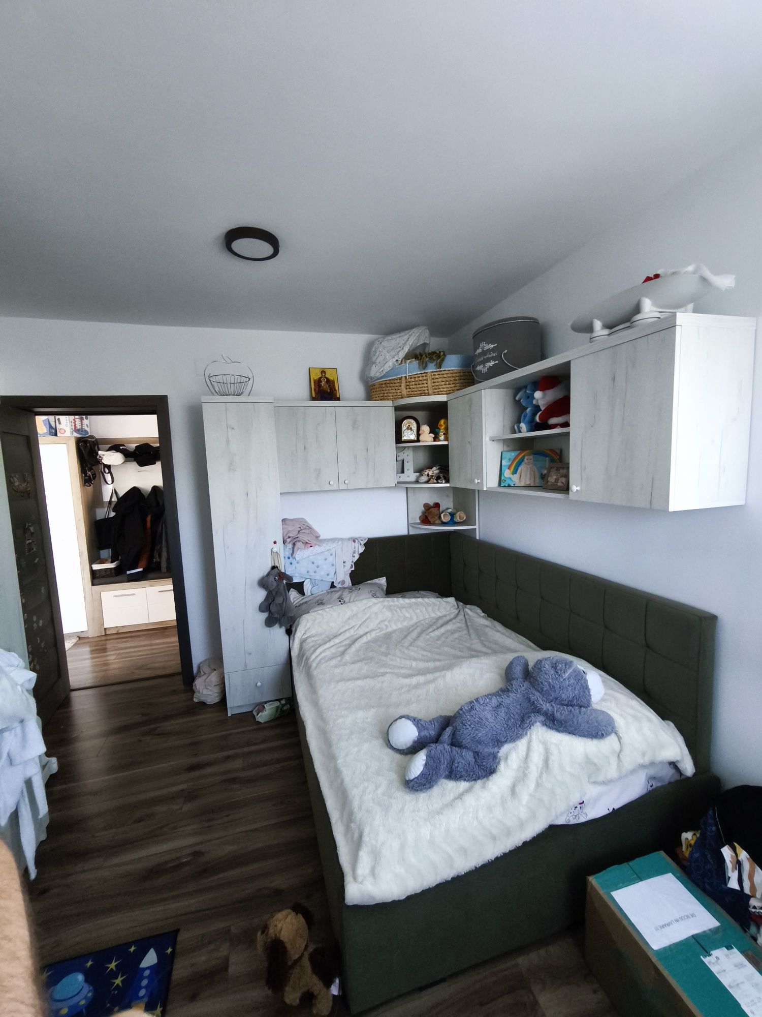 Vând apartament 3 camere, 84mp, cf1-decomandat, zona Trivale-campului