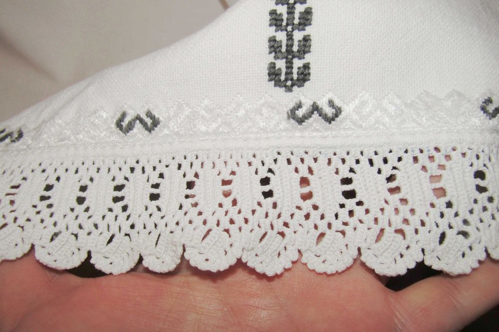 Camasa populara veche din Padureni  , ie traditionala cu poale S-M