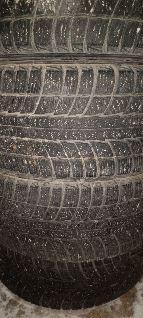 Продам  комплект Шин 4шт липучка Triangle R18 255/55