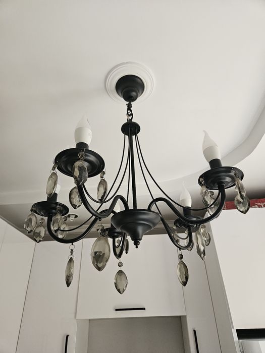 Продам люстру черную