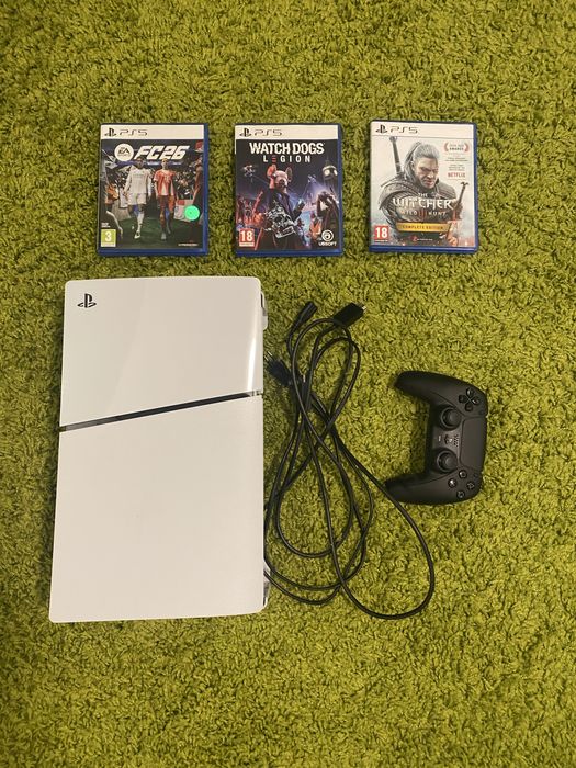 Playstation 5 slim 1tb с 3 игри (FC 26, Watch Dogs, The Witcher)