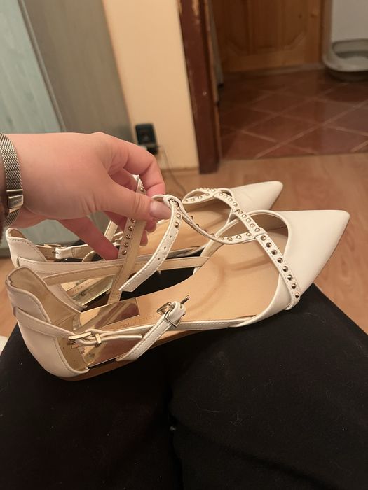 Sandale zara 36 stare buna