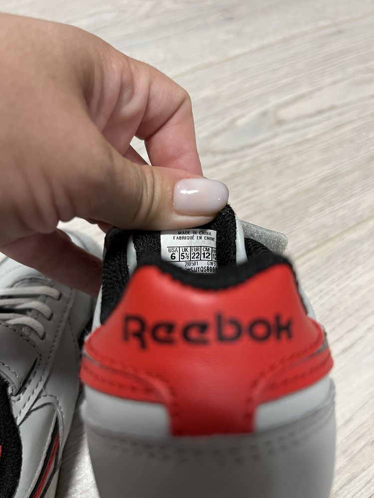 Adidași Reebok Nr 22