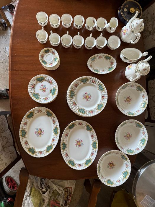 Myotts hunter ,Royal Albert, două seturi cfaea