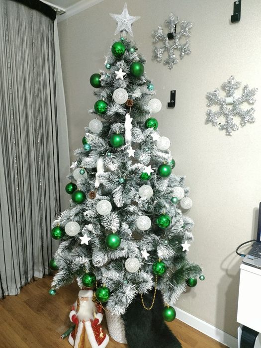 Елка  искусственная