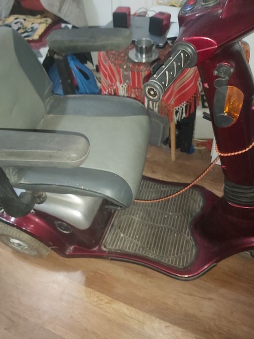 Scuter electric pentru persoane cu dizabilități