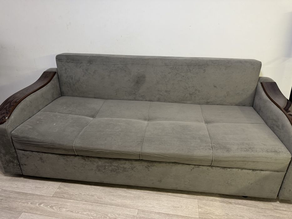Продам диван срочно