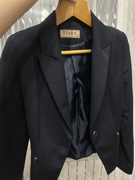 продам темно—синий пиджак