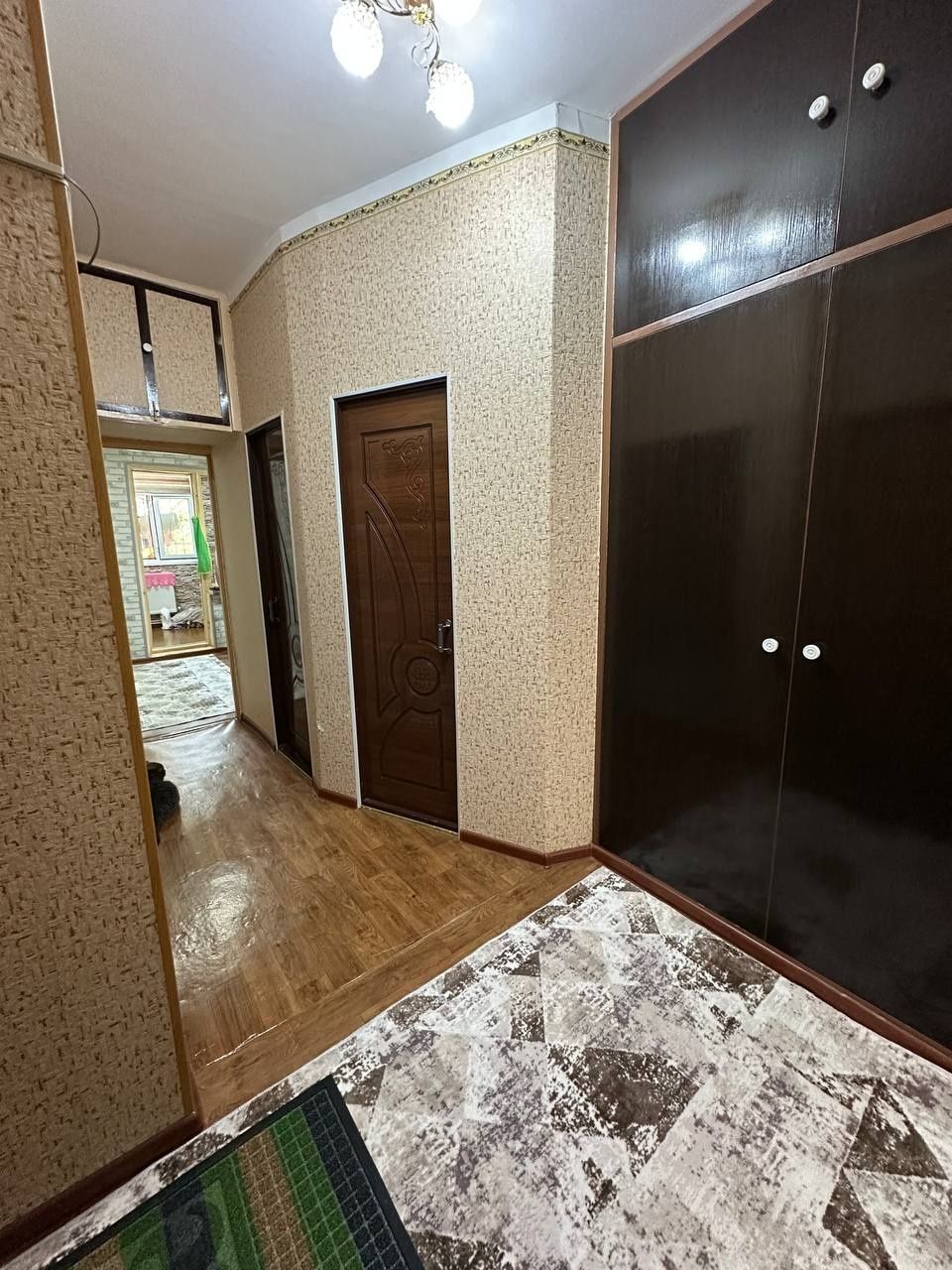Продаётся 2х ком квартира 8 микрорайон 50 дом